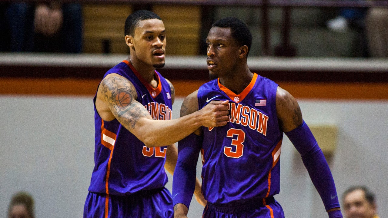 Clemson eyes opportunity to end futility in Chapel Hill